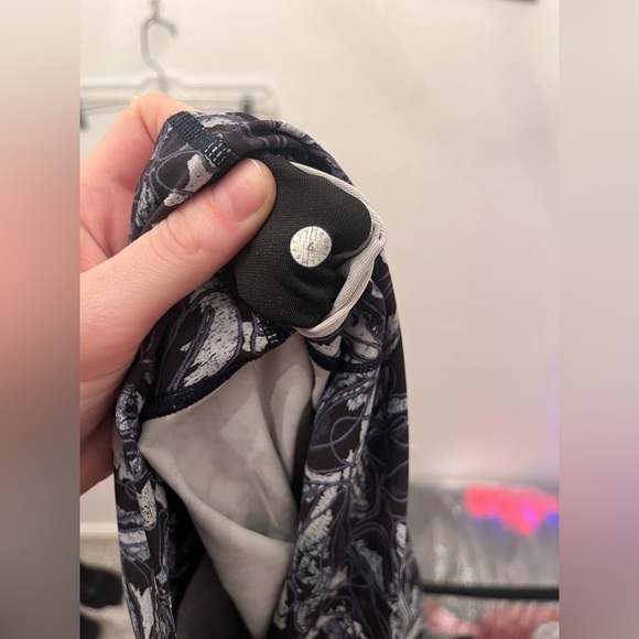 Lululemon Wunder Under Crop (Hi-Rise) 21" Embellished Multi Size 4 - Picture 7 of 7